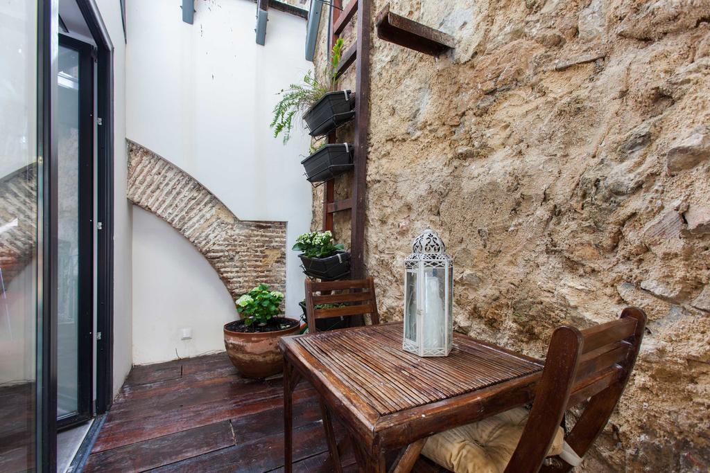 The Old Stables Chiado Apartments Lisbona Esterno foto