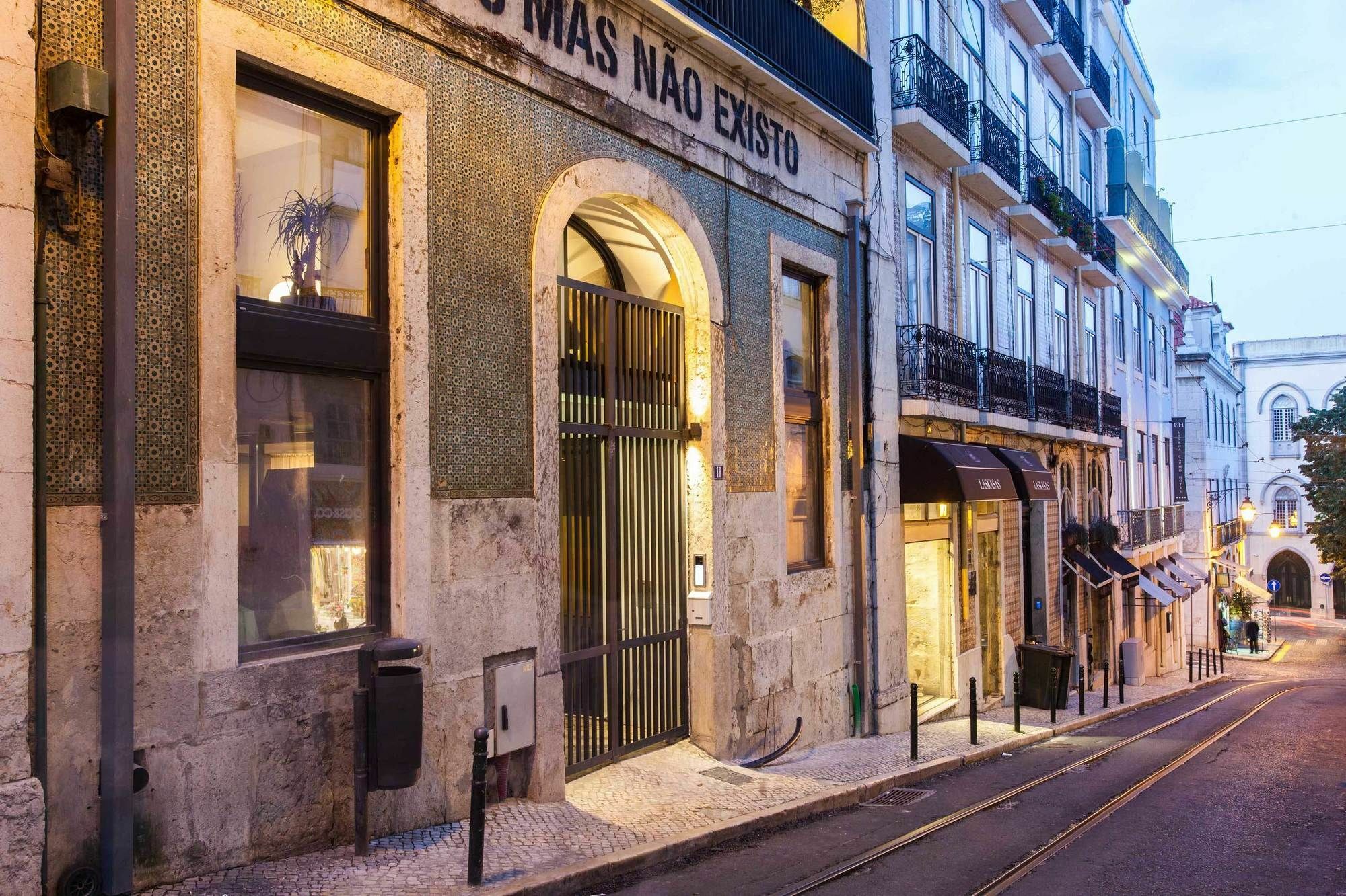 The Old Stables Chiado Apartments Lisbona Esterno foto